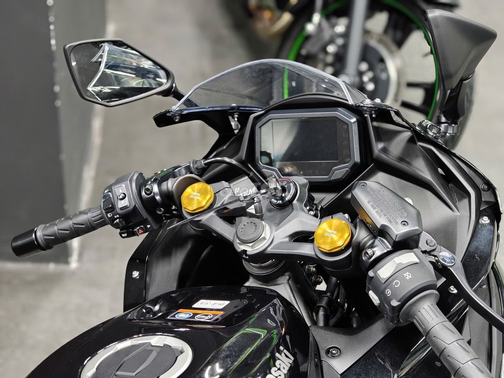 SIÊU LƯỚT ZX4R ODO CHỈ 137KM. Mua bán Xe máy tại Quận Tây Hồ Hà Nội được đăng bởi Tu Phamanh hình 5