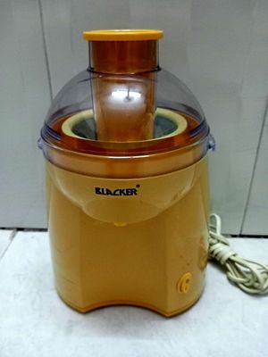 Bán máy ép trái cây như hình mới đẹp xài tốt. Mua bán Bếp, lò, đồ điện nhà bếp tại Quận 10 Tp Hồ Chí Minh được đăng bởi Huyền Diệu