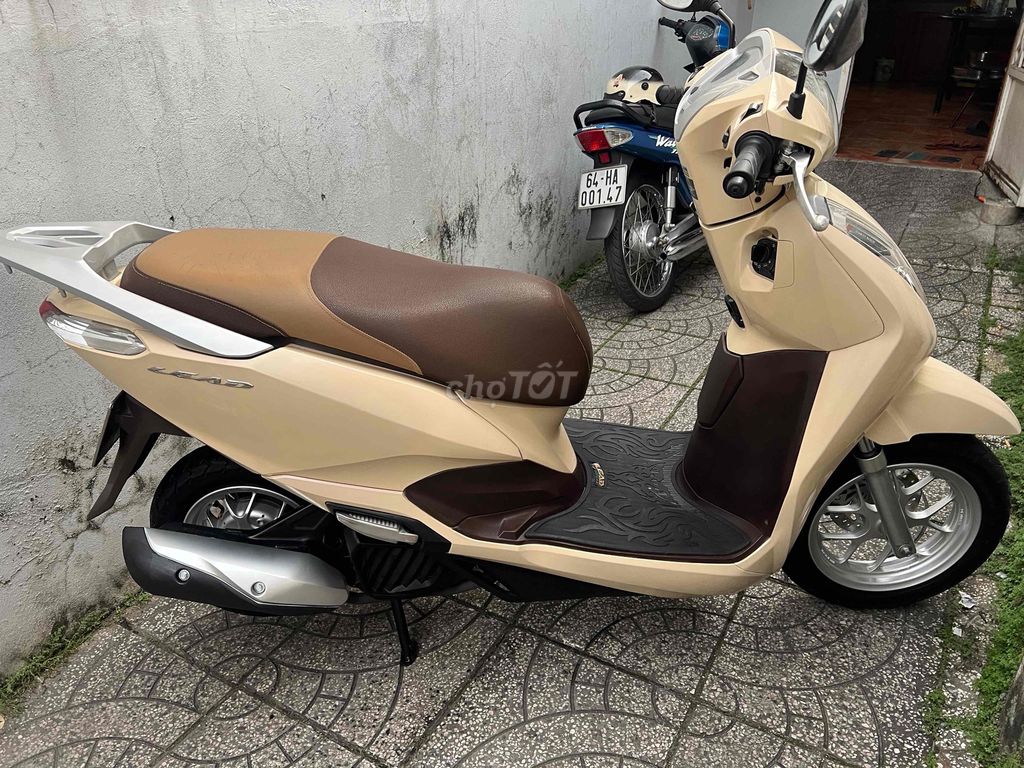 lead khoá ga bs 65B2 zin đẹp. Mua bán Xe máy tại Quận Ninh Kiều Cần Thơ được đăng bởi Vincom HV hình 2