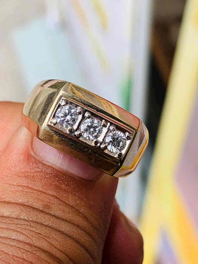 Nhẫn kim cương thiên nhiên hãng ngoại nhập. Mua bán Phụ kiện thời trang khác tại Quận 1 Tp Hồ Chí Minh được đăng bởi Đồ hiệu trang sức giá tốt hình 1