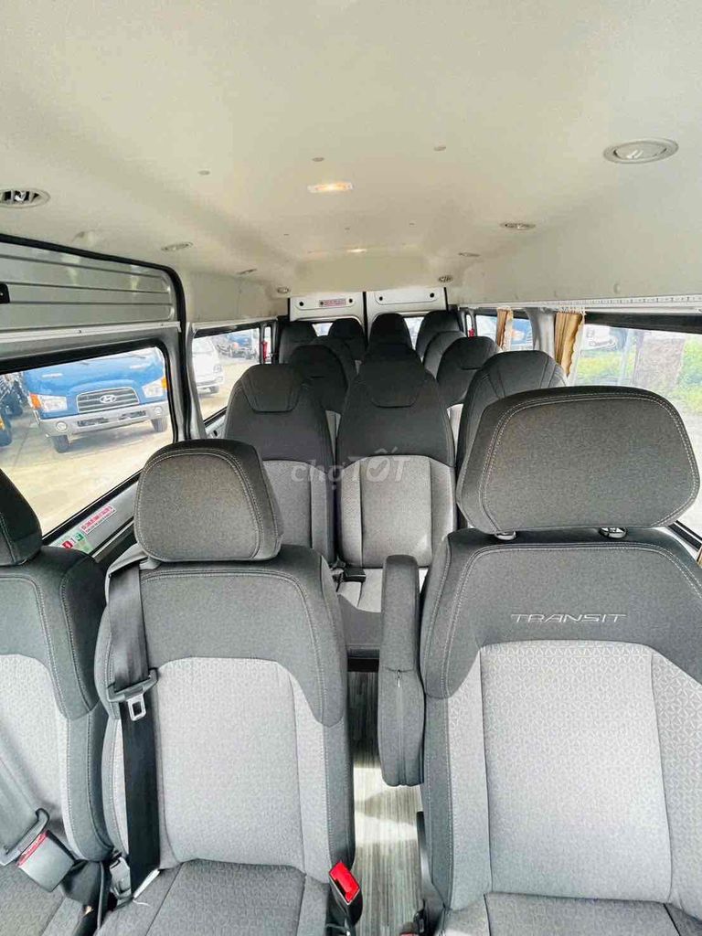 Ford Transit 2024 Rất Mới - Nhiều Phụ Kiện Lên Săn. Mua bán Ô tô tại Quận Tân Bình Tp Hồ Chí Minh được đăng bởi TRUNG TÂM XE LƯỚT CHÍNH HÃNG hình 13