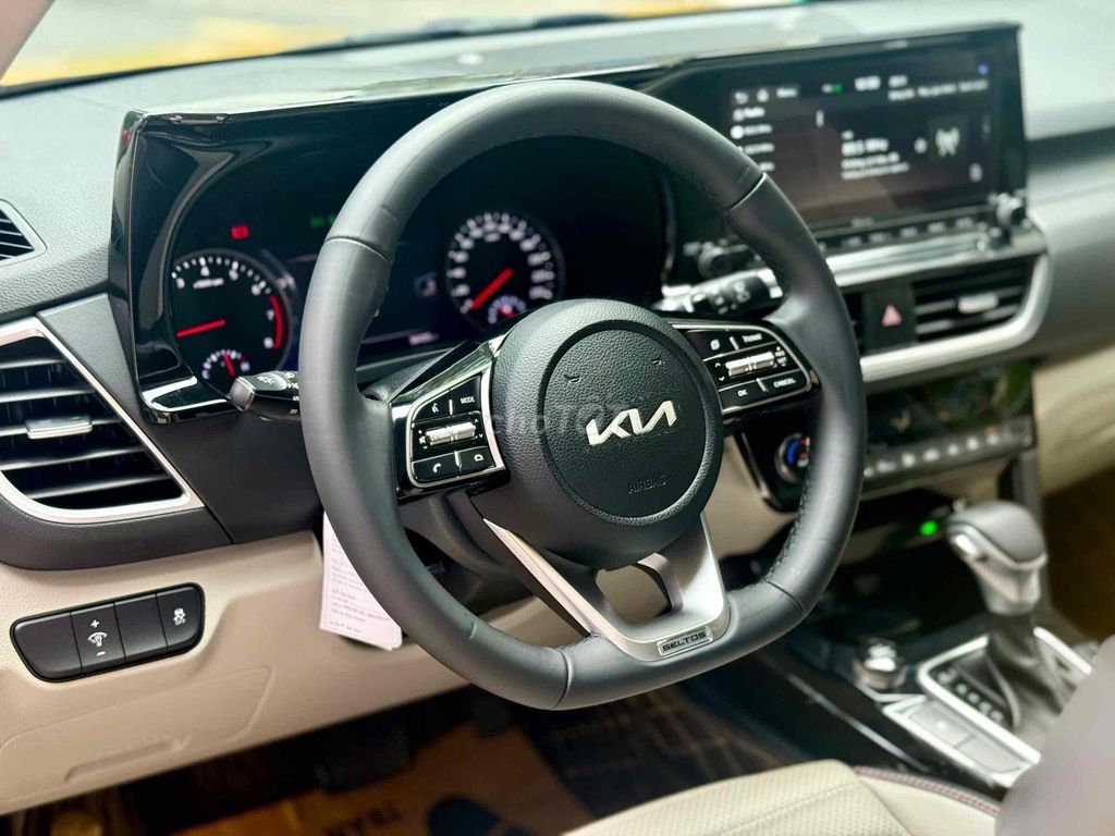 🚘 𝐊𝐢𝐚 𝐒𝐞𝐥𝐭𝐨𝐬 𝟏.𝟒𝐀𝐓 𝐏𝐫𝐞𝐦𝐢𝐮𝐦 Model 2023 Full Options. Mua bán Ô tô tại Thành phố Thủ Đức Tp Hồ Chí Minh được đăng bởi Tấn Lợi  hình 14