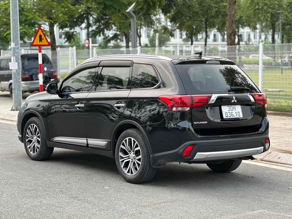 Mitsubishi Outlander 2019 2.0 CVT -. Mua bán Ô tô tại Quận Cầu Giấy Hà Nội được đăng bởi Đức Lợi Auto hình 3