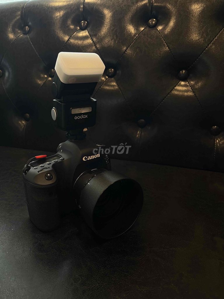 Máy ảnh Canon EOS 6D Đen Nguyên zin. Mua bán Máy ảnh, Máy quay tại Thành phố Biên Hòa Đồng Nai được đăng bởi Luong Bui hình 1
