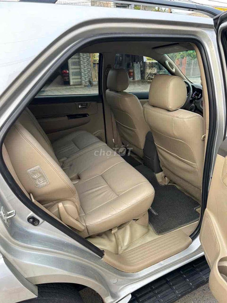 Toyota Fortuner 2013 2.7V mới xuất sắc giá cực rẻ. Mua bán Ô tô tại Thành phố Thuận An Bình Dương được đăng bởi Tuan Minh hình 9