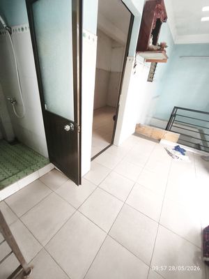 lâu 2 , cửa sổ.rộng thoáng, giáp phạm văn đồng, nơ trắng Long 