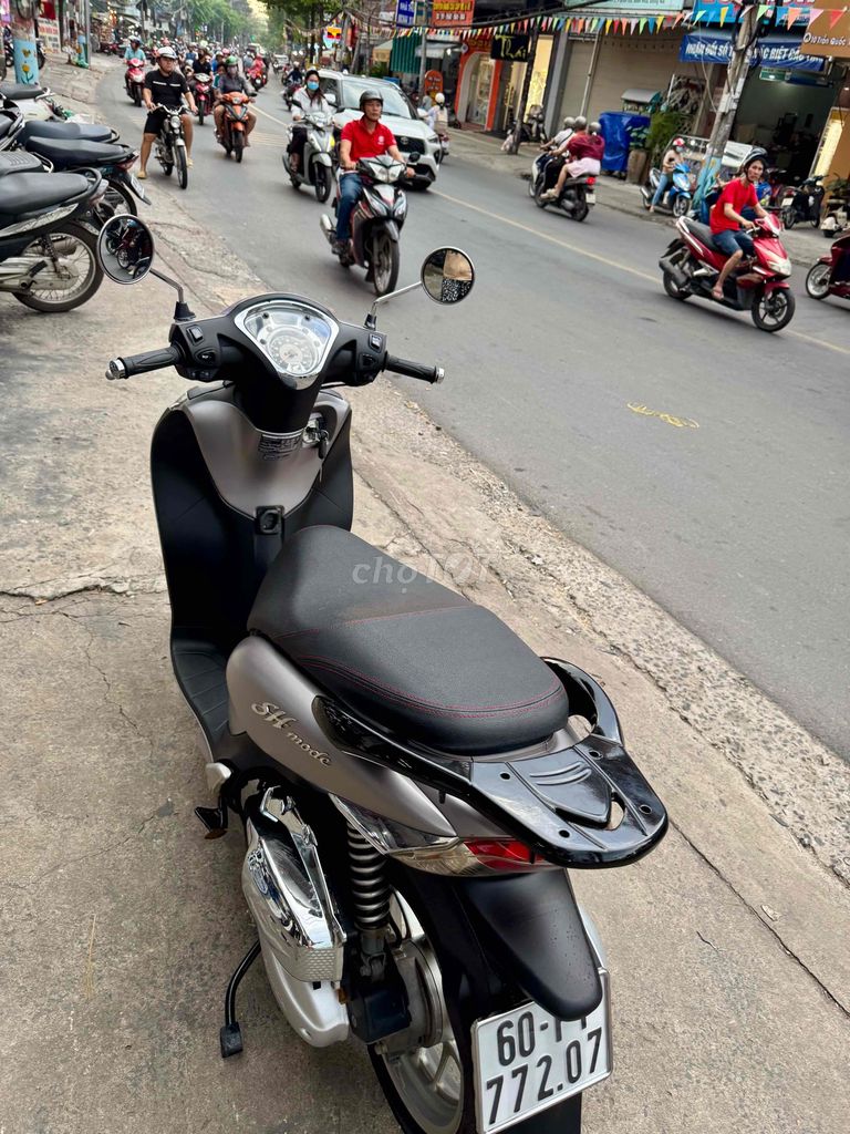 Honda SH Mode 2015 Xám đen. Mua bán Xe máy tại Thành phố Biên Hòa Đồng Nai được đăng bởi XE MÁY CŨ THÀNH MỸ  hình 6