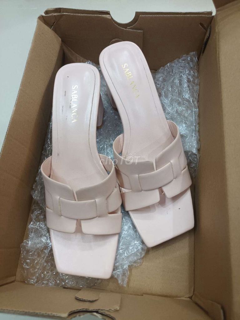 Dép cao gót Sablanca 7 phân Size 35. Mua bán Giày dép tại Quận 4 Tp Hồ Chí Minh được đăng bởi Hoang Anh Nguyen hình 1