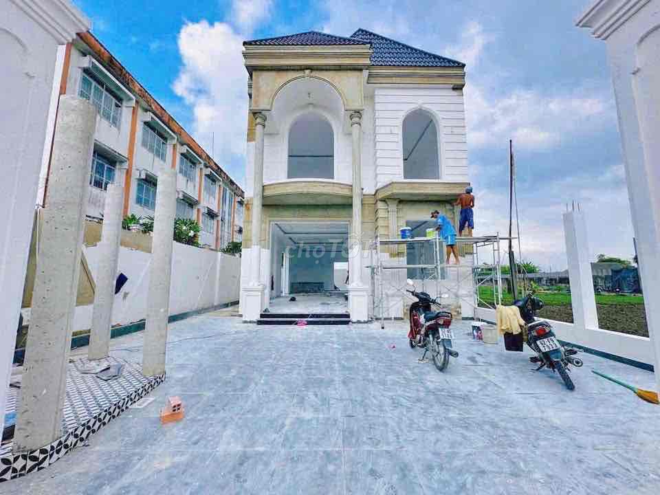 villa 300m2 thổ cư , vị trí đẹp Sổ hồng riêng 6pn , 3wc , hồ bơi mi ni. Mua bán nhà ở tại Huyện Cần Giuộc Long An được đăng bởi Hoàn BĐS  hình 2