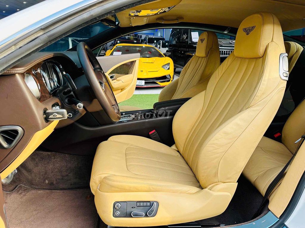 Bentley Continental Model 2014 W12 - 14000 km. Mua bán Ô tô tại Quận 8 Tp Hồ Chí Minh được đăng bởi Hồng Phúc hình 4