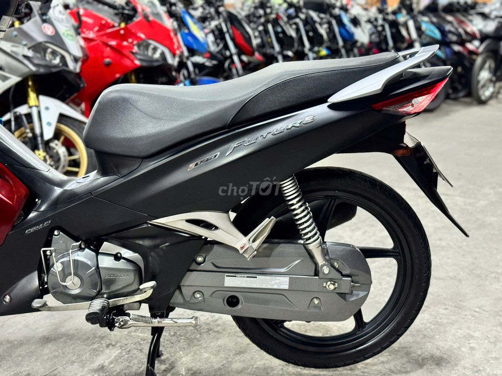 XE MÁYTHANH TÙNG_FUTURE 125 FI ĐEN NHÁM BIỂN 29. Mua bán Xe máy tại Quận Nam Từ Liêm Hà Nội được đăng bởi THANH TÙNG hình 6