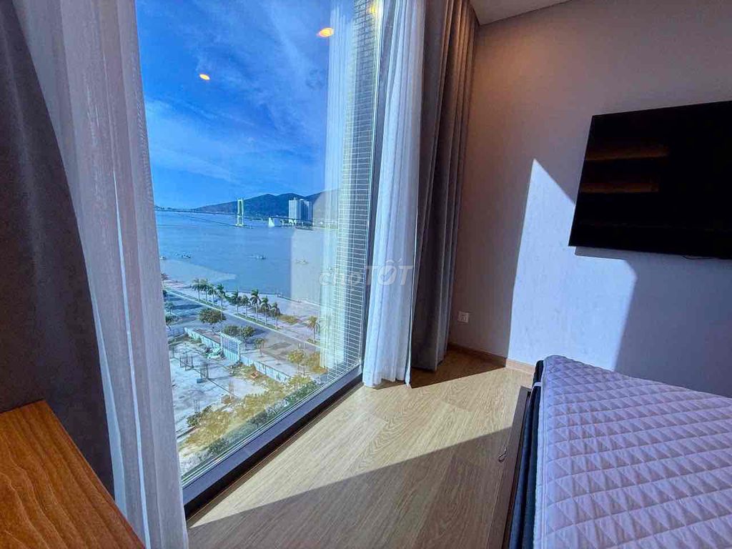 High-floor 2-bedroom apartment in SAM Tower — photo 8