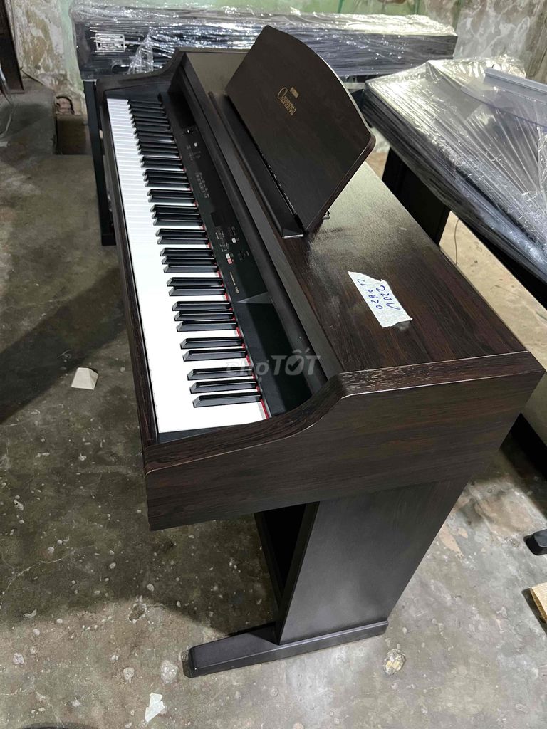 Đàn piano điện Yamaha CLP-820 Vân gỗ. Mua bán Nhạc cụ tại Quận 11 Tp Hồ Chí Minh được đăng bởi Lương Trúc hình 1