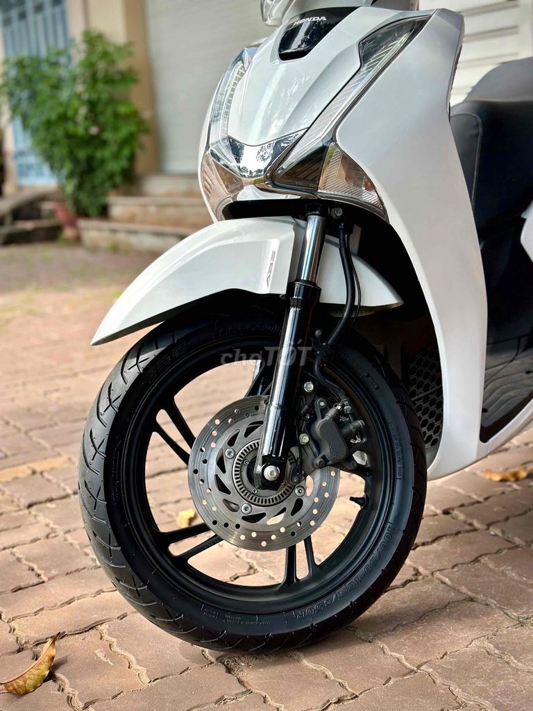 SH 125i Abs 2019 Trắng siêu phẩm 🥰❤️. Mua bán Xe máy tại Thành phố Vũng Tàu Bà Rịa - Vũng Tàu được đăng bởi Xe Máy Cũ Vũng Tàu 72 hình 4