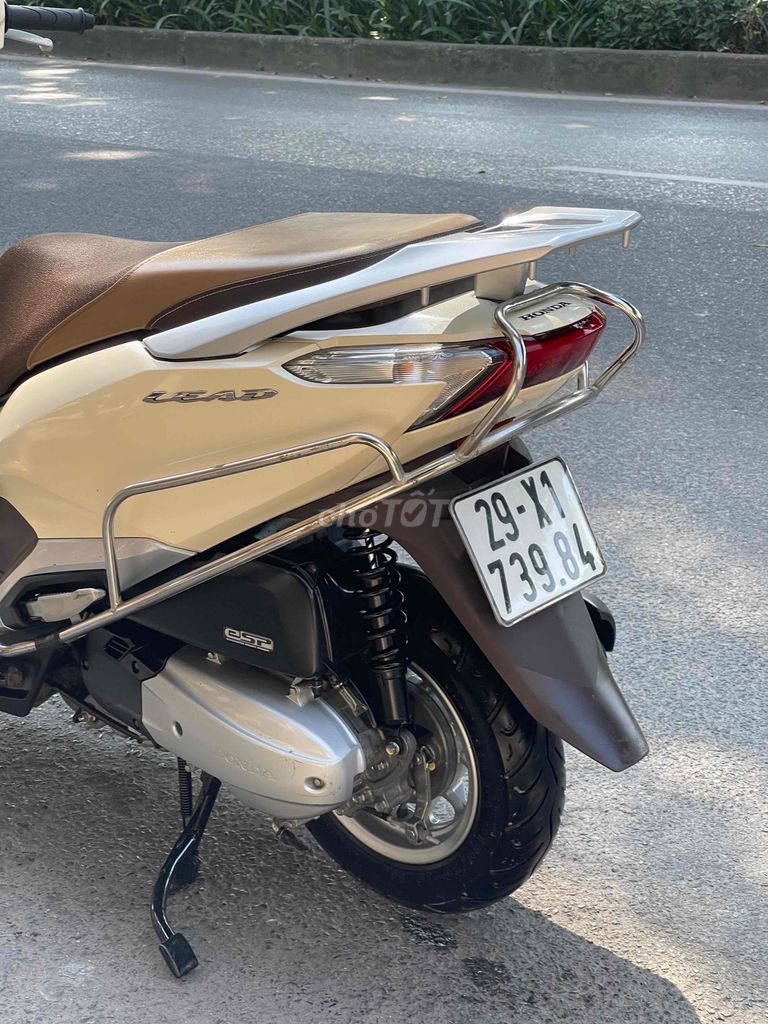 Honda Lead 2018 125 màu Kem. Mua bán Xe máy tại Quận Đống Đa Hà Nội được đăng bởi Hà hình 3