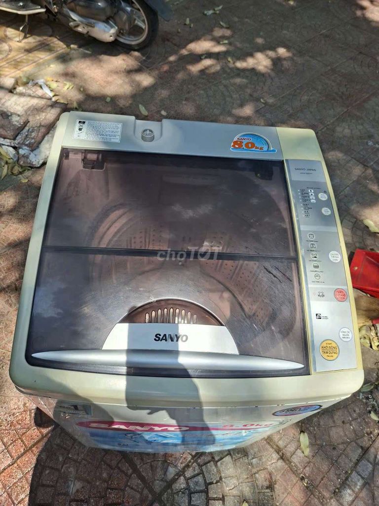 Máy giặt Sanyo 8.0kg cửa trên. Mua bán Máy giặt tại Thành phố Buôn Ma Thuột Đắk Lắk được đăng bởi dương bảo khang hình 1