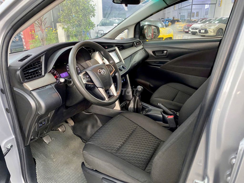 Toyota Innova 2018 2.0E - 100456 km. Mua bán Ô tô tại Thành phố Thuận An Bình Dương được đăng bởi Thắng Trần Auto hình 15