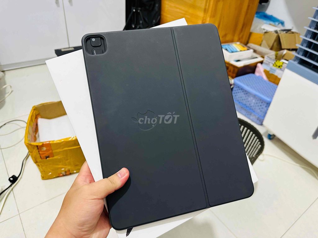 ⌨️ Smart Keyboard iPad 12.9” (2018-M2) & Air 13”. Mua bán Phụ kiện (Màn hình, Chuột...) tại Quận Gò Vấp Tp Hồ Chí Minh được đăng bởi TienLe iPad Giá Rẻ hình 1