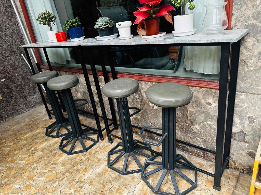 Bộ bàn ghế kim loại đen xám. Mua bán Bàn ghế tại Quận Hải An Hải Phòng được đăng bởi Hưng  hình 1