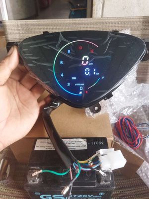 Đồng hồ điện tử xe máy Mio màu đen. Mua bán Phụ tùng xe tại Huyện Long Điền Bà Rịa - Vũng Tàu được đăng bởi Nguyễn Nguyên