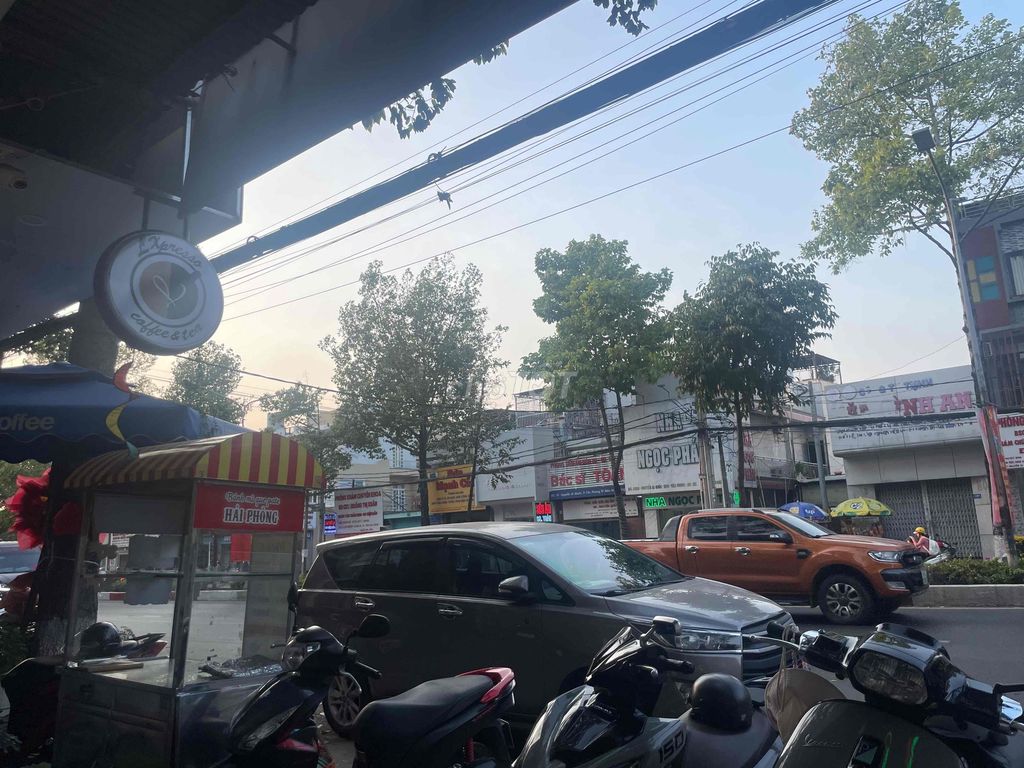 Toyota Innova form 2017 G 142000 km Xám. Mua bán Ô tô tại Huyện Xuân Lộc Đồng Nai được đăng bởi Hải Lê hình 4