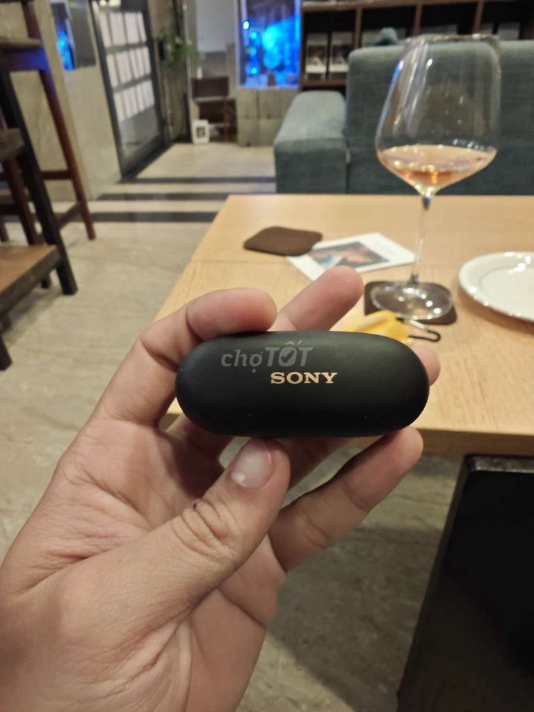 Hộp sạc tai nghe Sony Đen Like new 96%. Mua bán Tivi, Âm thanh tại Quận Hải Châu Đà Nẵng được đăng bởi Hậu hình 1
