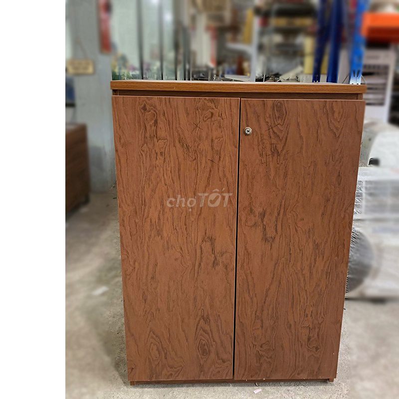 Tủ Đựng Hồ Sơ Gỗ MDF Vân Gỗ Mới 90%. Mua bán Đồ dùng văn phòng tại Quận Phú Nhuận Tp Hồ Chí Minh được đăng bởi Hiếu Nội Thất Thanh Lý Online  hình 1