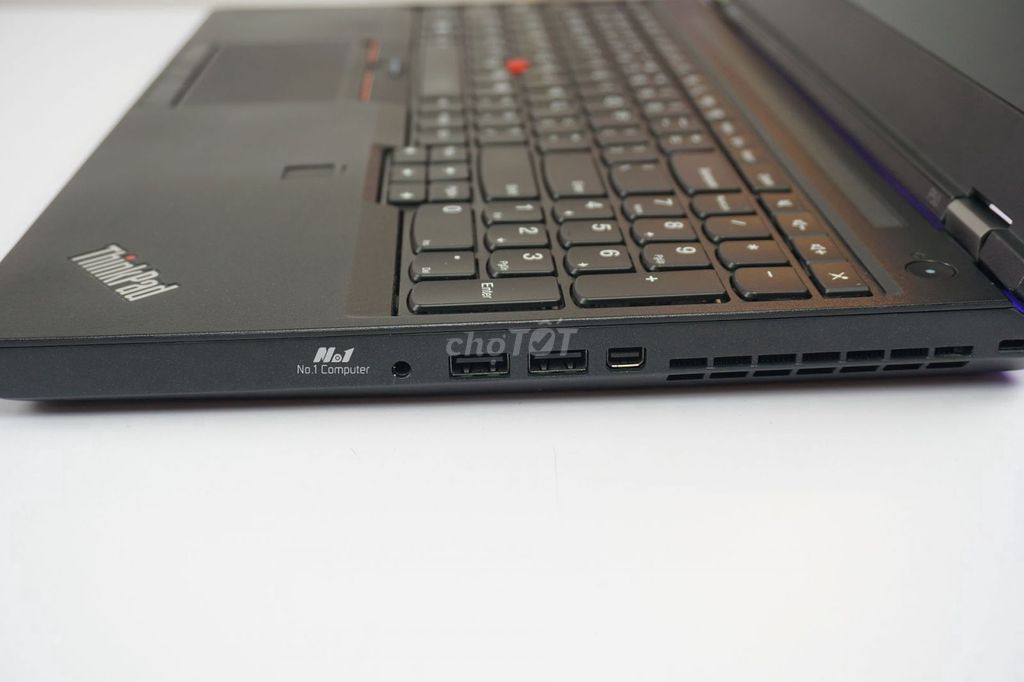 [Mới 97%] Máy Trạm ThinkPad P50 CPU Xeon RAM 16GB