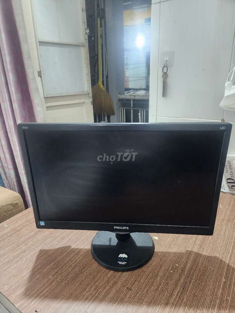 Màn hình Philips 193V5L Đen 19 inch. Mua bán Phụ kiện (Màn hình, Chuột...) tại Quận Tân Bình Tp Hồ Chí Minh được đăng bởi nguyễn top hình 1