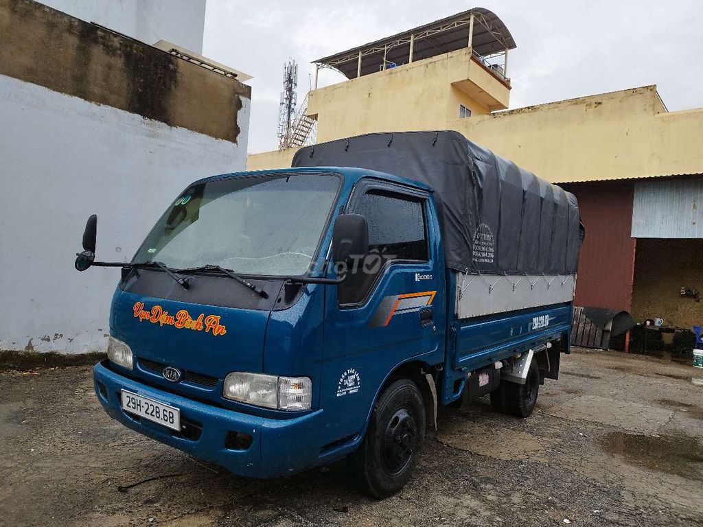 Kia K3000, đời 2010 ,tải 950kg ,xe đẹp,có máy lạnh