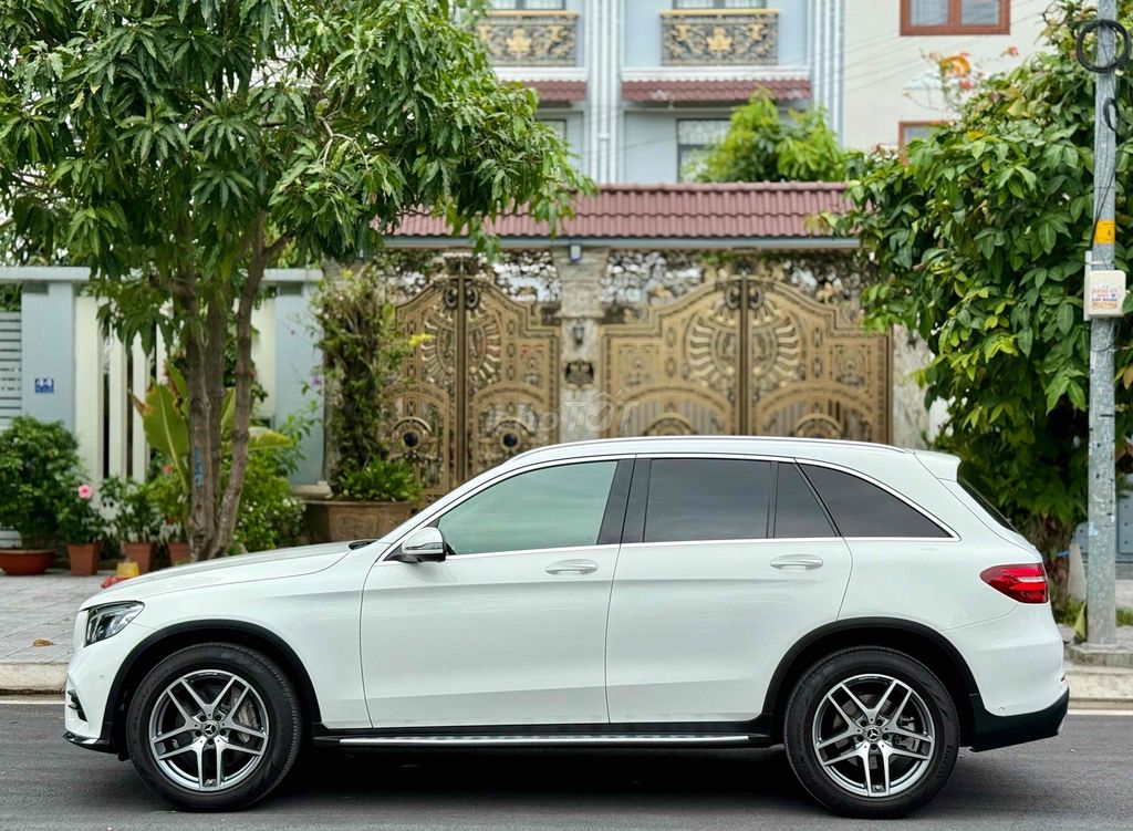 Mercedes Benz GLC Class 2018 300 4MATIC AT - 54000. Mua bán Ô tô tại Quận 6 Tp Hồ Chí Minh được đăng bởi Quang Thuận Quân hình 5