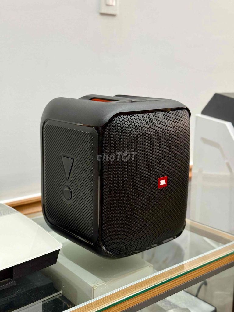 Loa Bluetooth JBL Partybox Essential Đen Như mới. Mua bán Tivi, Âm thanh tại Quận 10 Tp Hồ Chí Minh được đăng bởi Khoa Nguyễn  hình 1