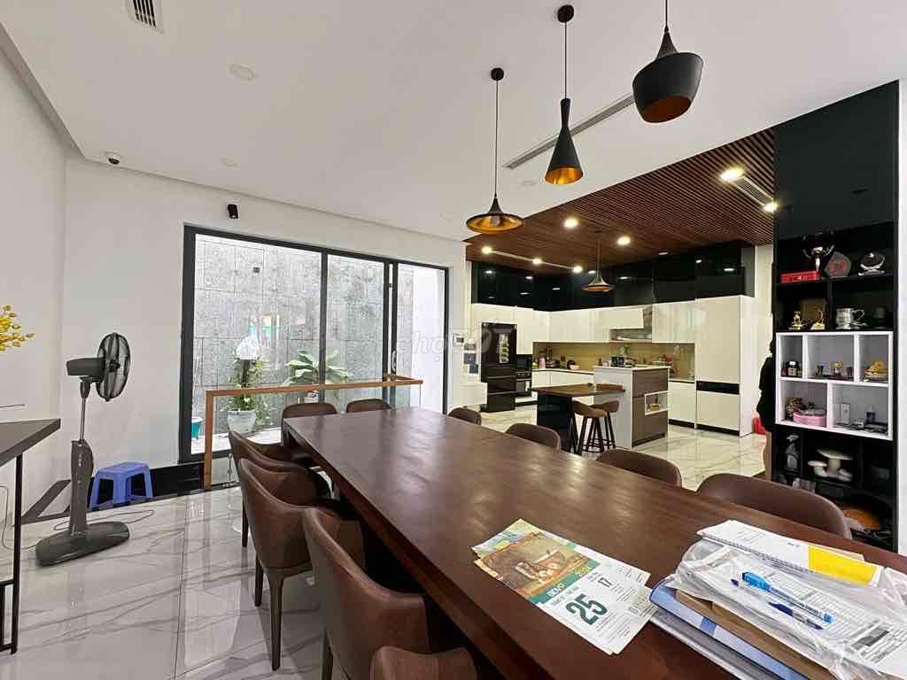 Chủ cần sang Mỹ gấp bán nhanh ViLLa View biển siêu  đẹp,MT Thanh Thuỷ,