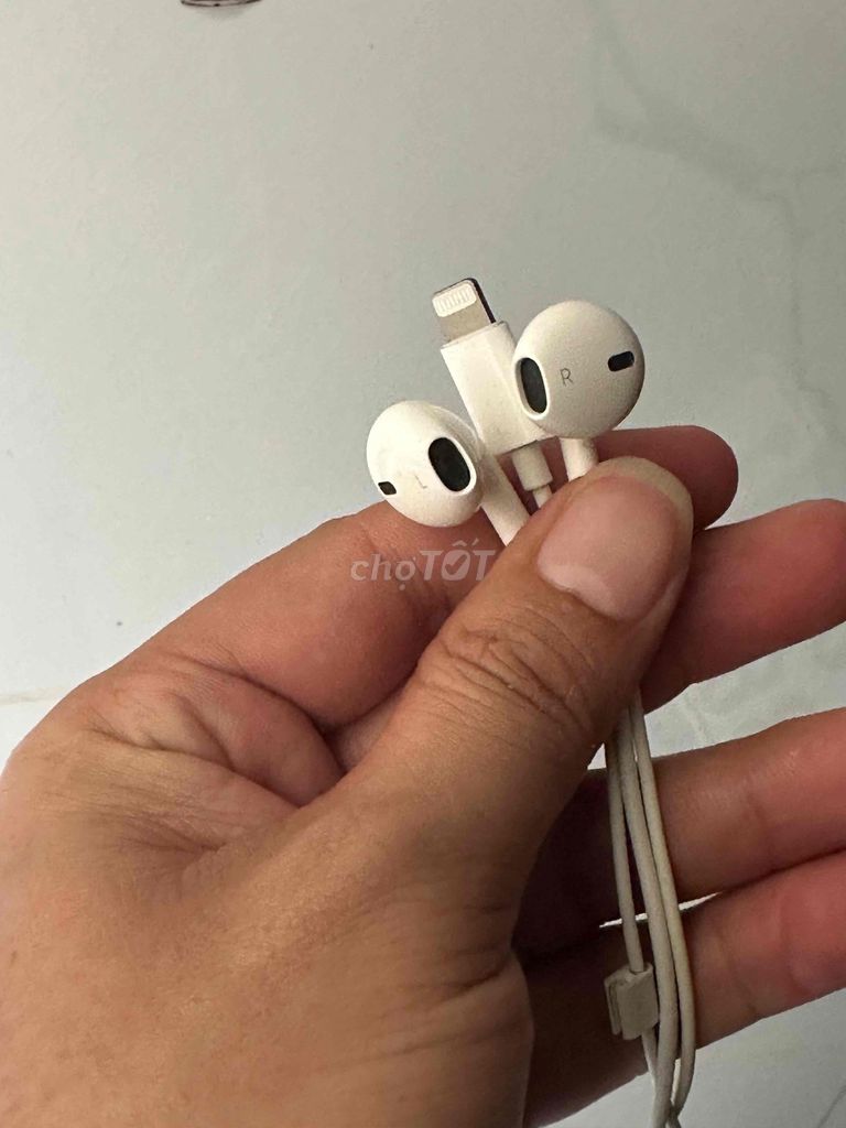 Tai nghe Apple Lightning Trắng. Mua bán Tivi, Âm thanh tại Quận Tân Phú Tp Hồ Chí Minh được đăng bởi Trịnh Nguyên  hình 1