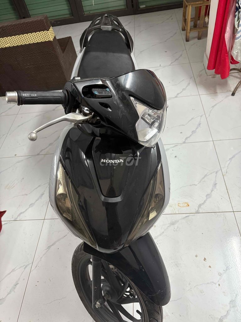 Đi nước ngoài nên mình cần bán xe. Mua bán Xe máy tại Huyện Thanh Trì Hà Nội được đăng bởi Đức Hùng hình 2