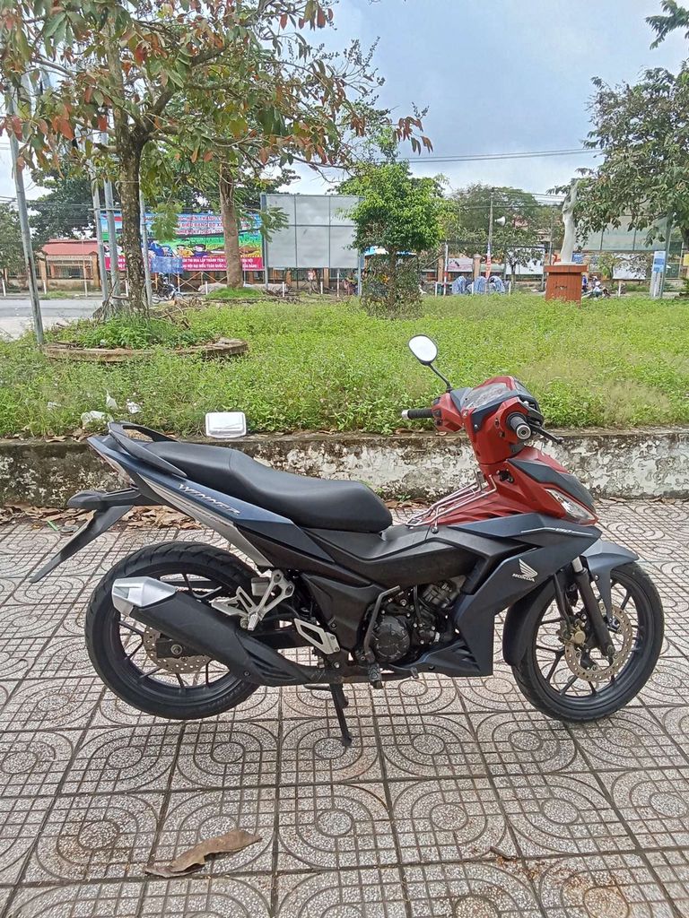 Honda Winner 2018 Đỏ Xám 76833 km. Mua bán Xe máy tại Huyện Vũng Liêm Vĩnh Long được đăng bởi anh thi hình 7