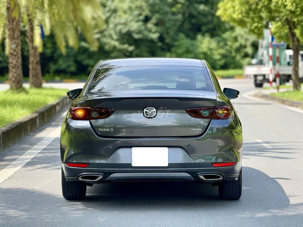 Mazda 3 1.5 Luxury 2021 màu xám titan. Mua bán Ô tô tại Quận Long Biên Hà Nội được đăng bởi Nguyễn Chi hình 2
