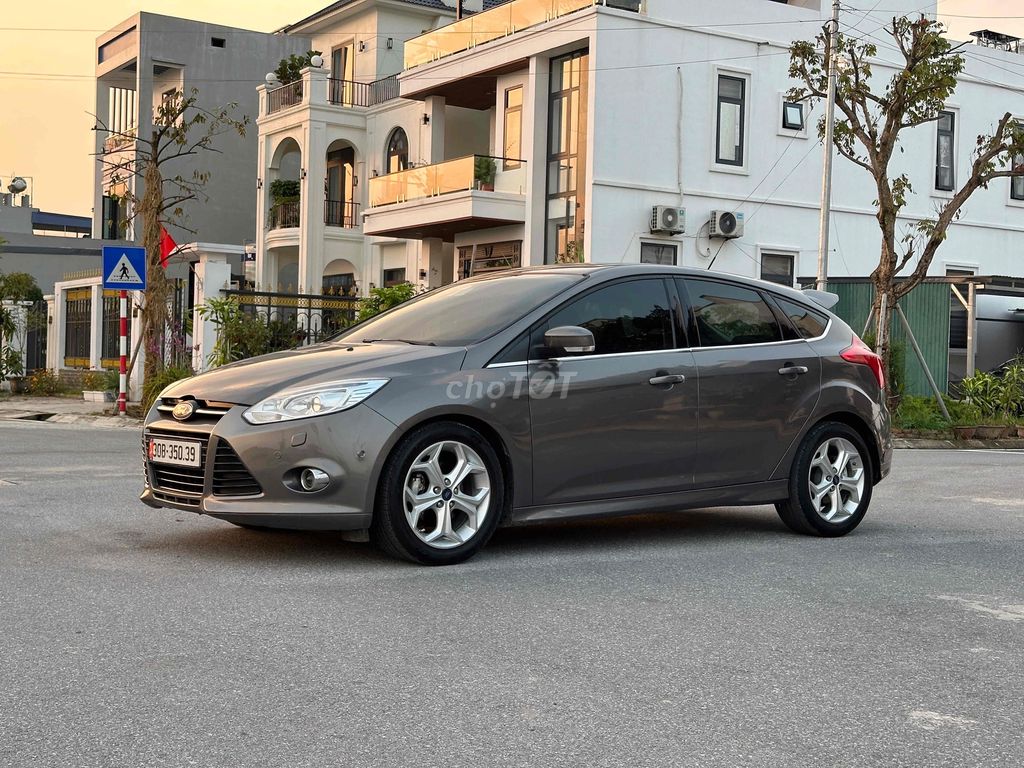 Продаю Ford Focus Number Automatic Edition, полный реверсивный автоматический