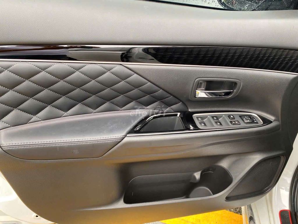 Mitsu Outlander Pre trắng, SX 23, ĐK 24- 14,000 km. Mua bán Ô tô tại Thành phố Thủ Đức Tp Hồ Chí Minh được đăng bởi VÕ NGỌC HOÀNG hình 7