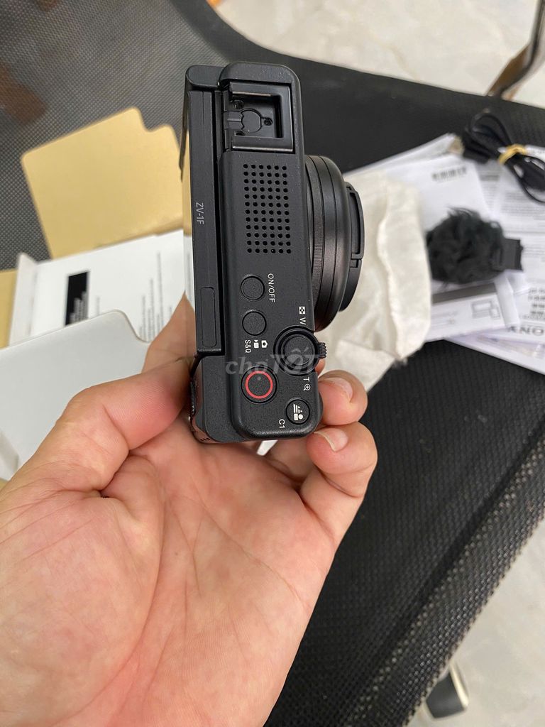 Sony ZV-1F Full box bảo hành chính hãng gần 2 năm. Mua bán Máy ảnh, Máy quay tại Quận 12 Tp Hồ Chí Minh được đăng bởi Quyên Phạm hình 7