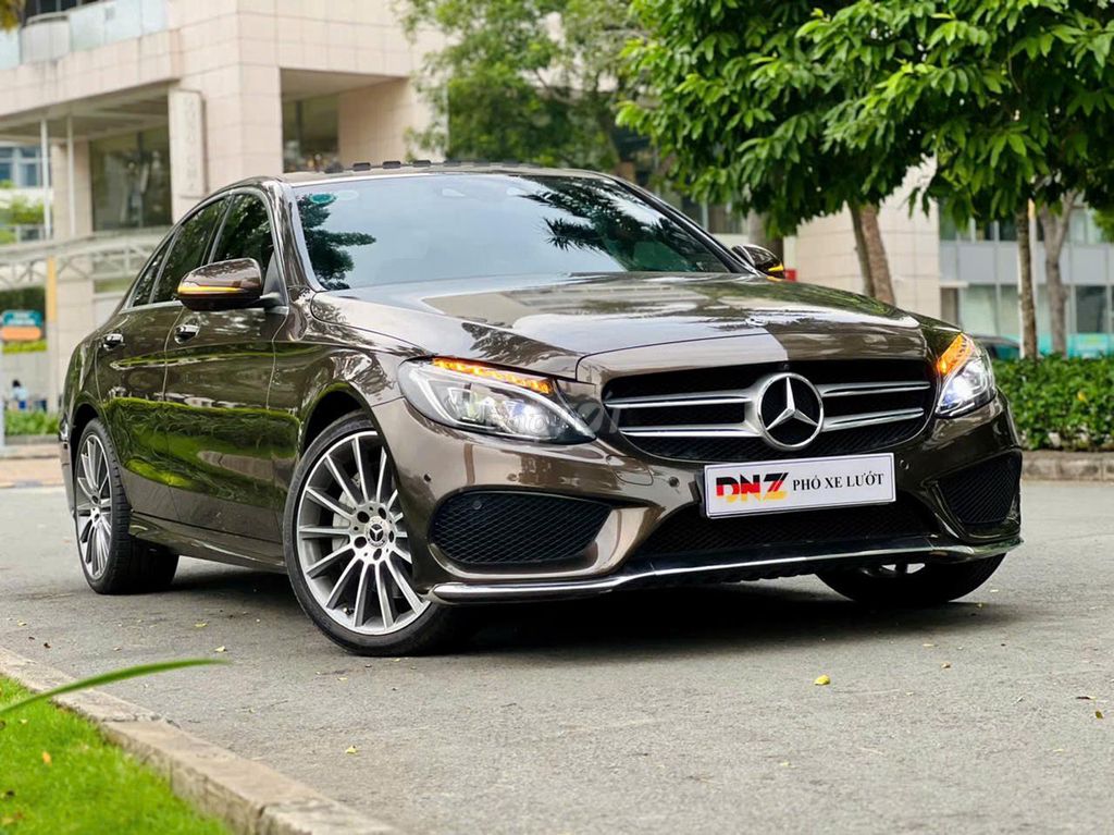 Mercedes C300 Nâu AMG – Model 2018, giao ngay