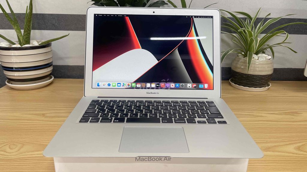 Apple MacBook Air i5 4GB/128GB Bạc. Mua bán Laptop tại Thành phố Long Khánh Đồng Nai được đăng bởi Nguyễn  hình 1