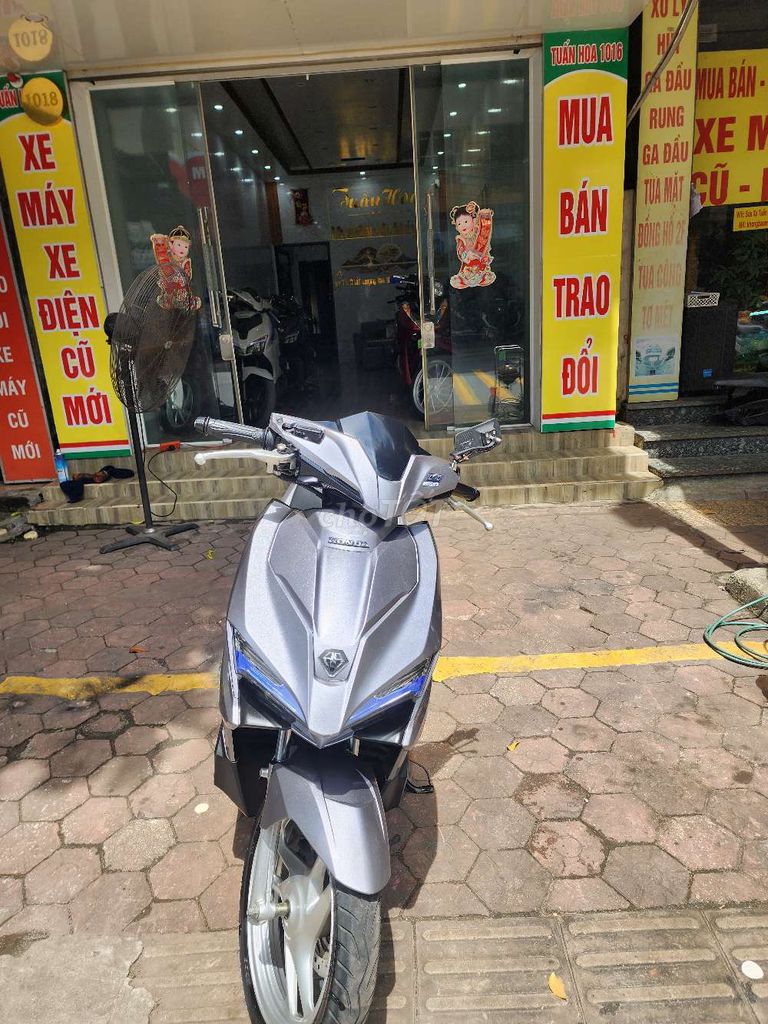 Honda Air Blade серого цвета
