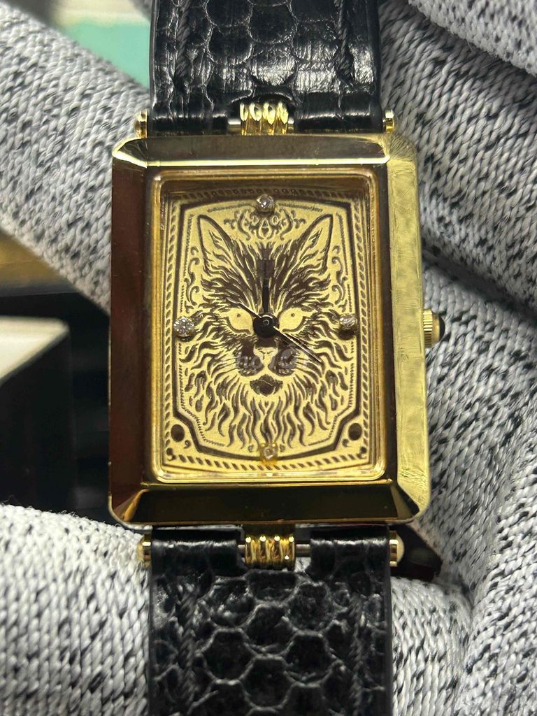 Đồng hồ Royal Montres Nữ mạ vàng. Mua bán Đồng hồ tại Quận Hoàn Kiếm Hà Nội được đăng bởi Nguyễn Nam Anh  hình 1