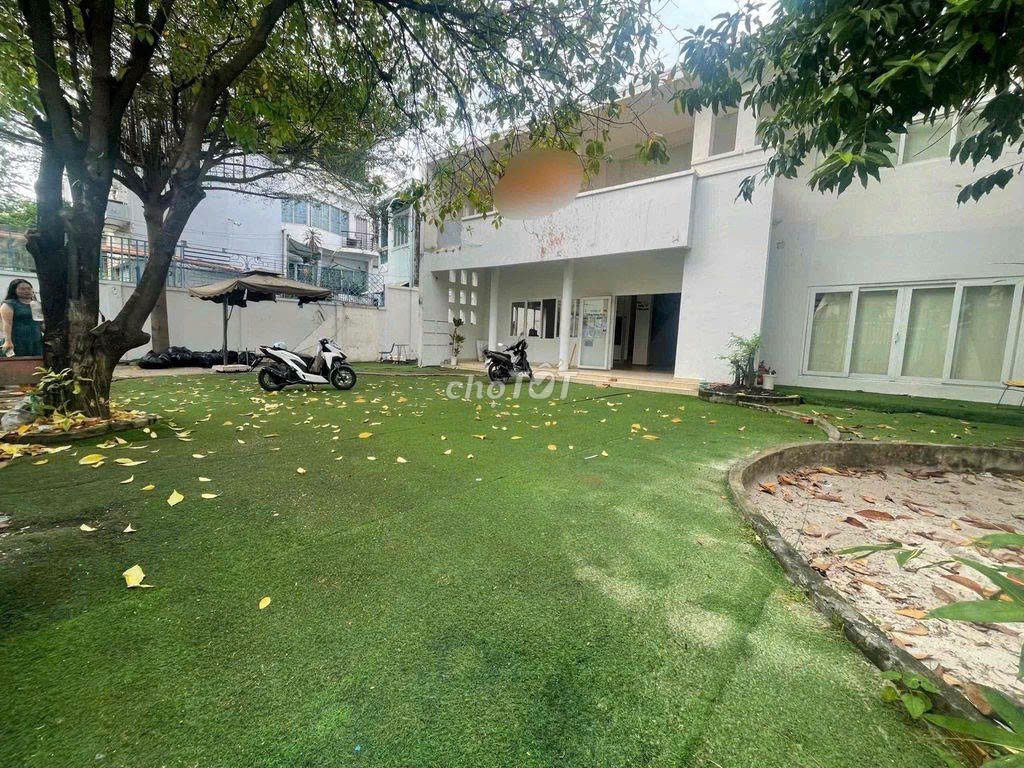 CHO THUÊ NGUYÊN CĂN 17M X 30M TRỆT LẦU CÓ SÂN