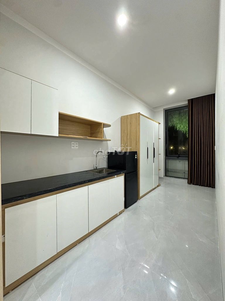 Airy 38 m² apartment for up to three on Võ Chí Công — photo 4