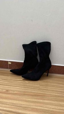 Giày bốt cao 10cm-size 37-Chỉ mang 2 lần. Mua bán Giày dép tại Quận Phú Nhuận Tp Hồ Chí Minh được đăng bởi Ha Nguyen