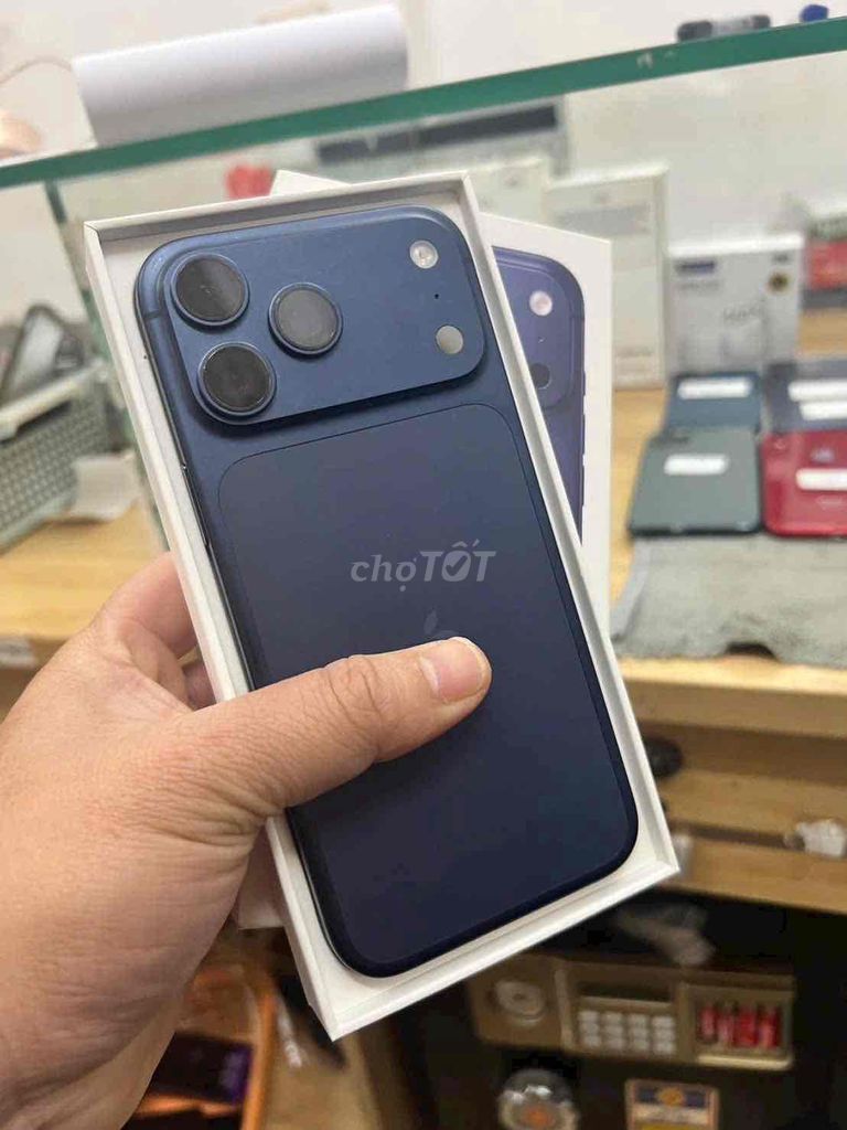 Apple 17 Pro Max 256GB Xanh đậm LL/A. Mua bán Điện thoại tại Quận Đống Đa Hà Nội được đăng bởi Thương Nguyễn hình 1