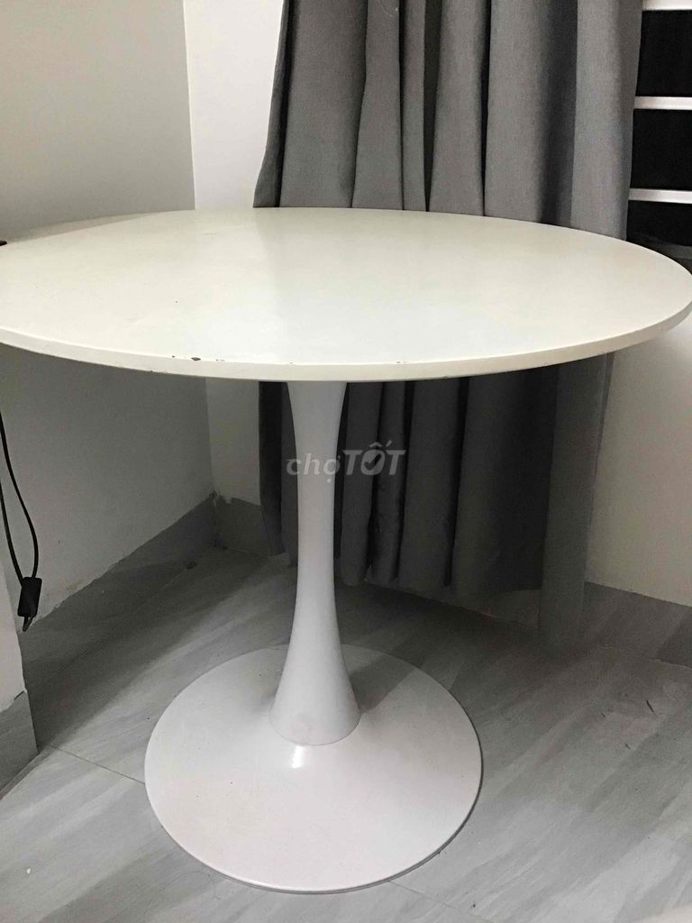 Bàn gỗ trắng hiện đại. Mua bán Bàn ghế tại Quận Nam Từ Liêm Hà Nội được đăng bởi Diep Chu hình 1