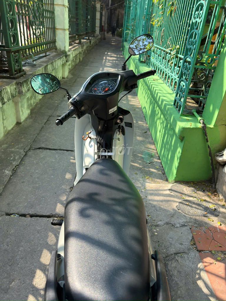 Honda Wave 110 Hoài cổ Trắng xám. Mua bán Xe máy tại Quận Hoàng Mai Hà Nội được đăng bởi Trần Quang hình 5